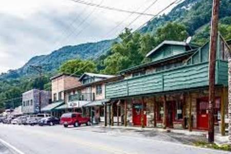 Chimney Rock Manor Hotel Esterno foto