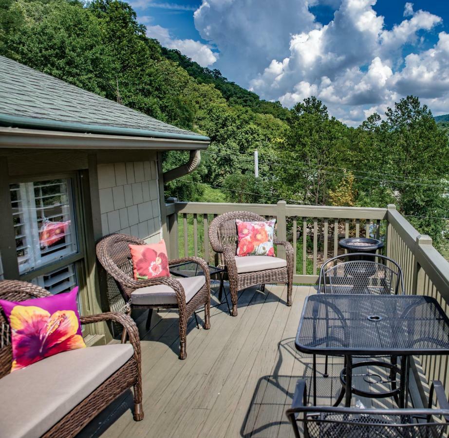 Chimney Rock Manor Hotel Esterno foto
