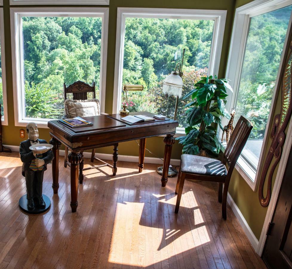 Chimney Rock Manor Hotel Esterno foto