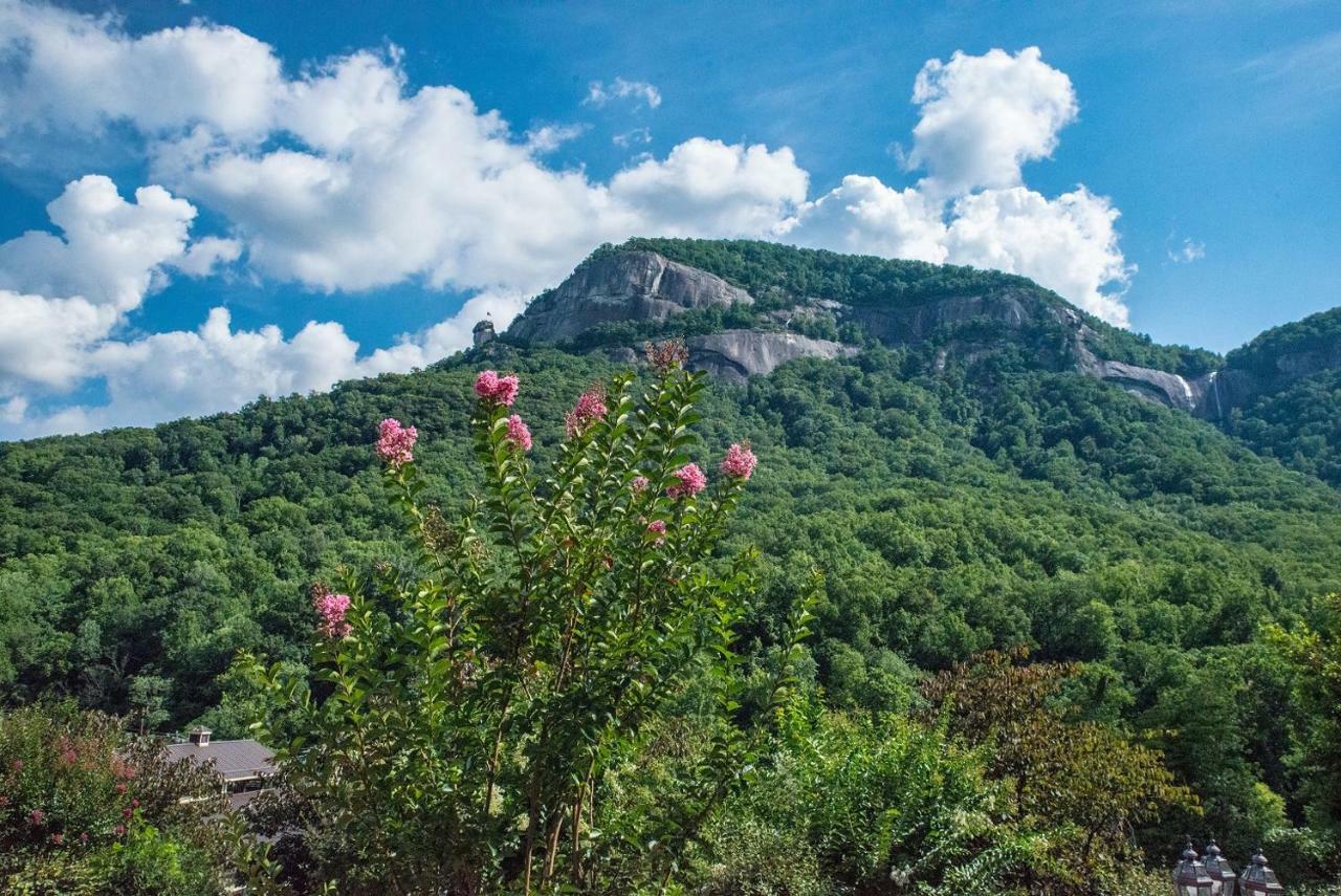 Chimney Rock Manor Hotel Esterno foto
